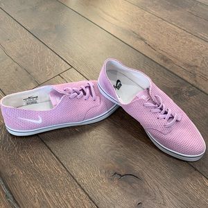 Light a Purple Nike Shoes